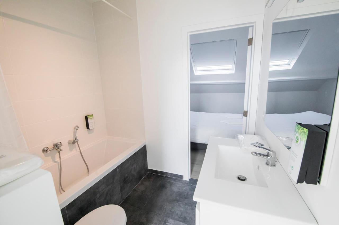 Travelease - Midi Bed & Breakfast Anderlecht Luaran gambar