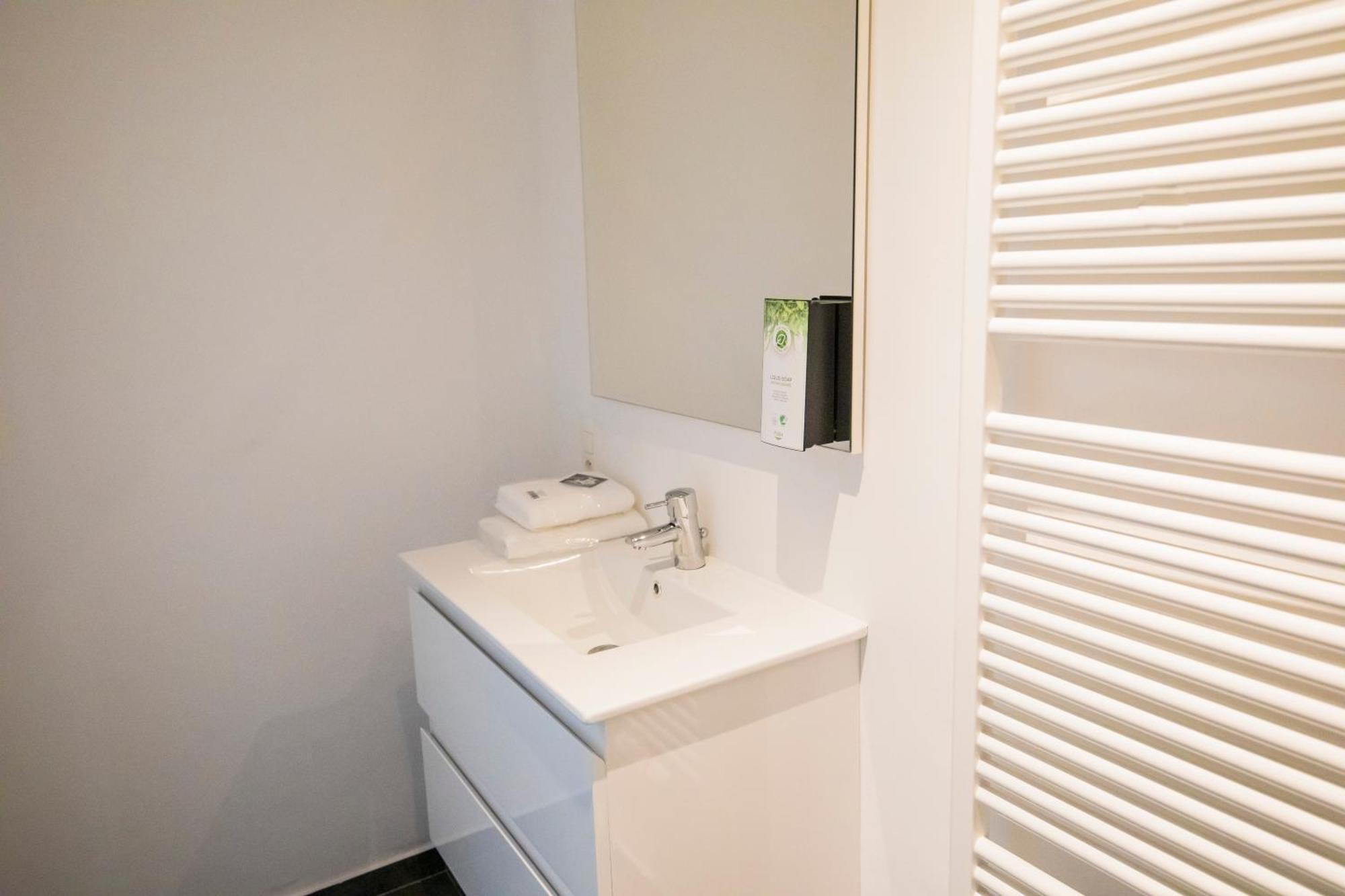 Travelease - Midi Bed & Breakfast Anderlecht Luaran gambar