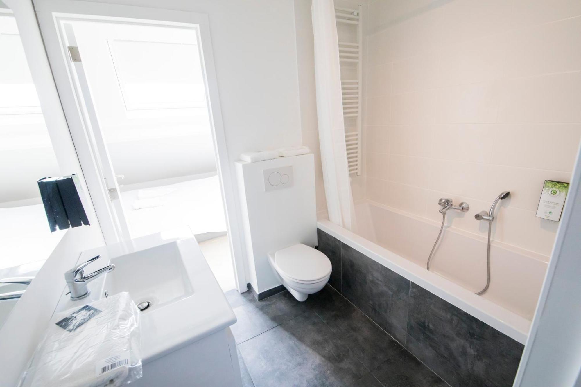 Travelease - Midi Bed & Breakfast Anderlecht Luaran gambar