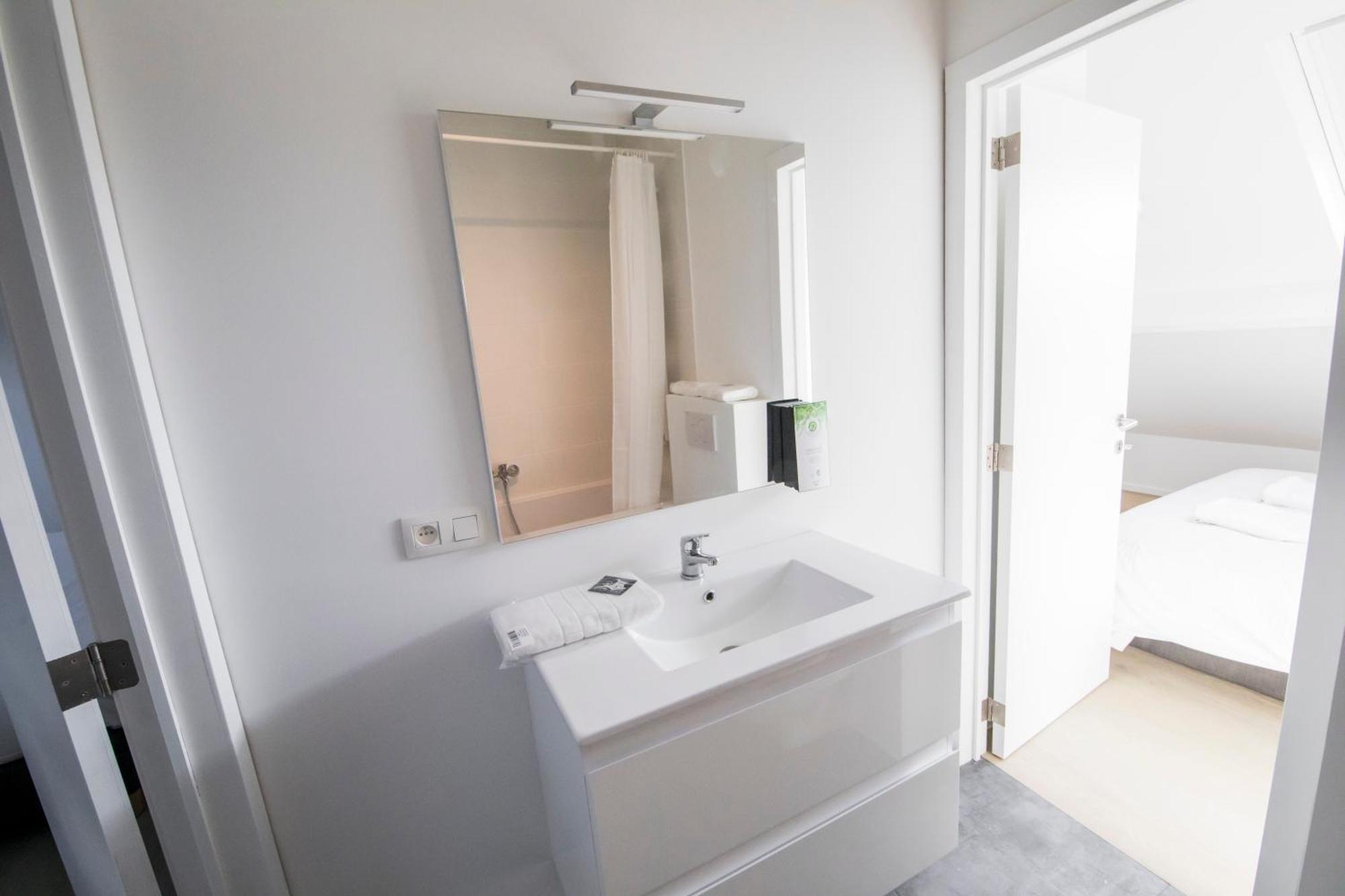Travelease - Midi Bed & Breakfast Anderlecht Luaran gambar